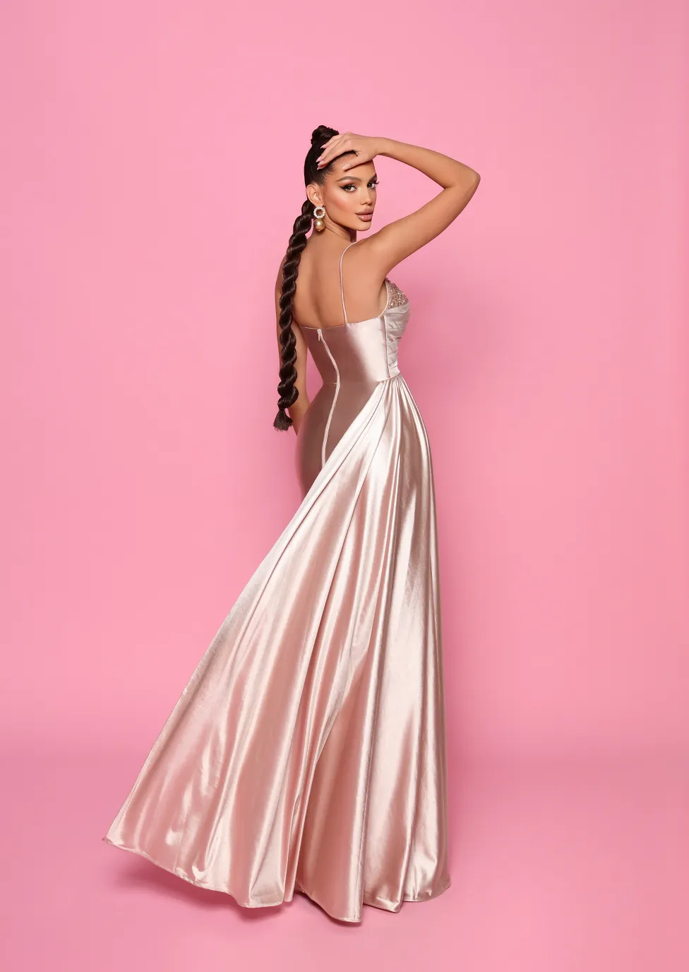 007 Gown