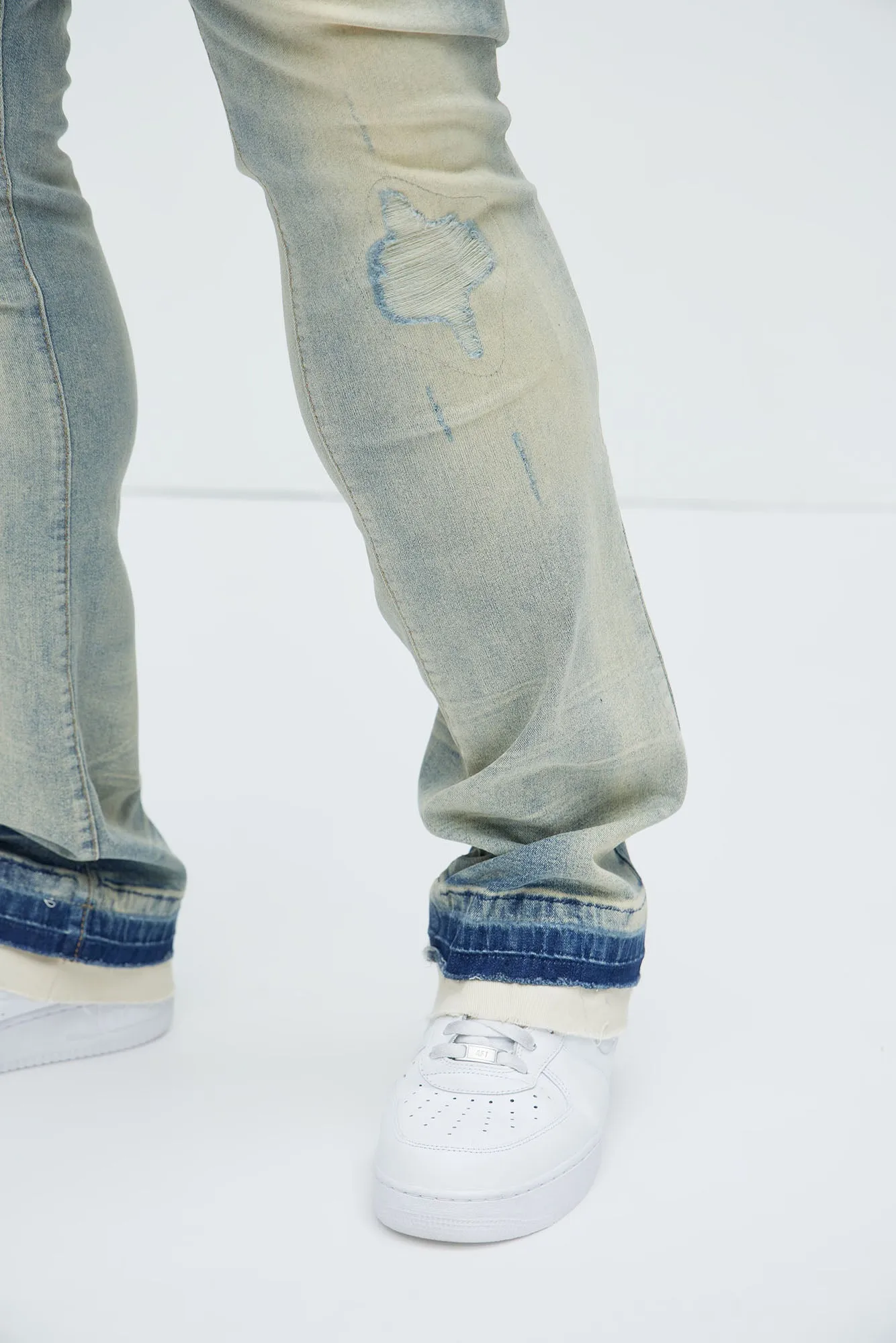 Below Me Distressed Skinny Flare Jeans - Light Wash