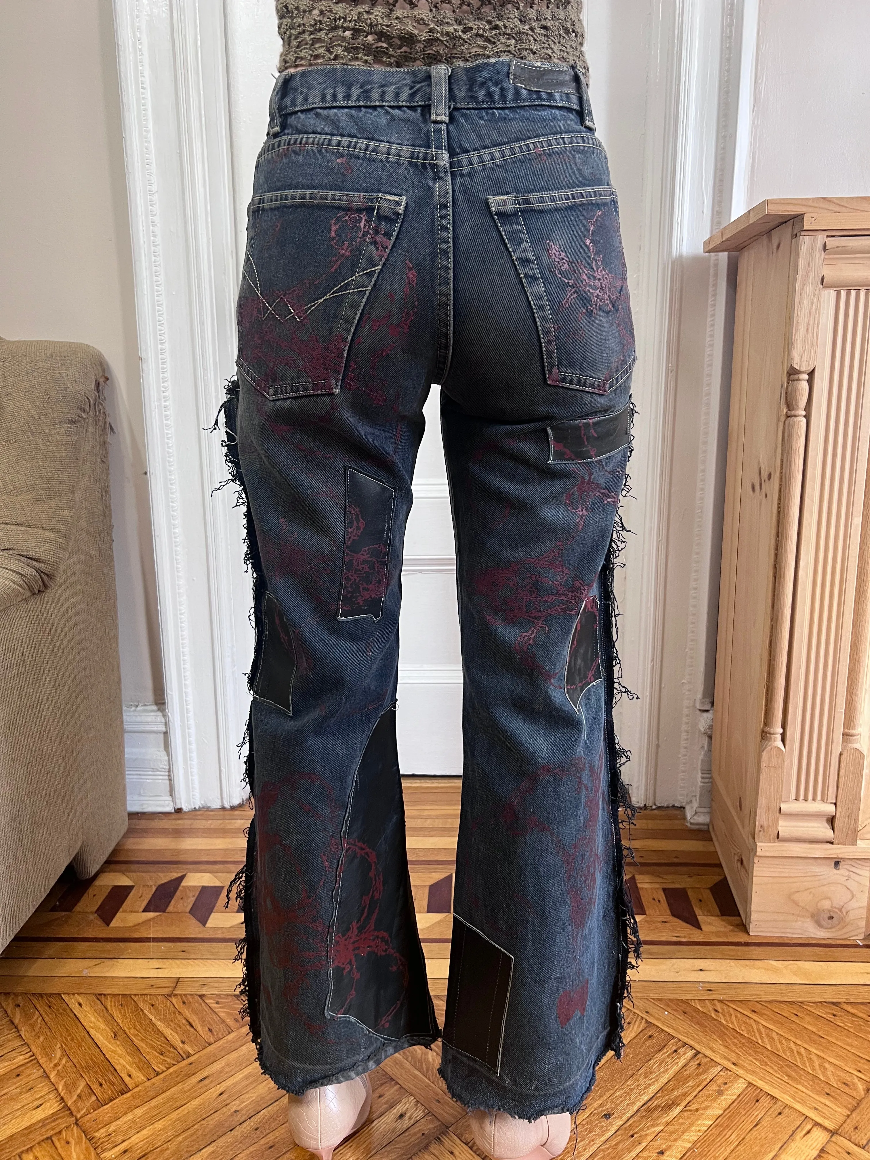 DIRTY JEANS