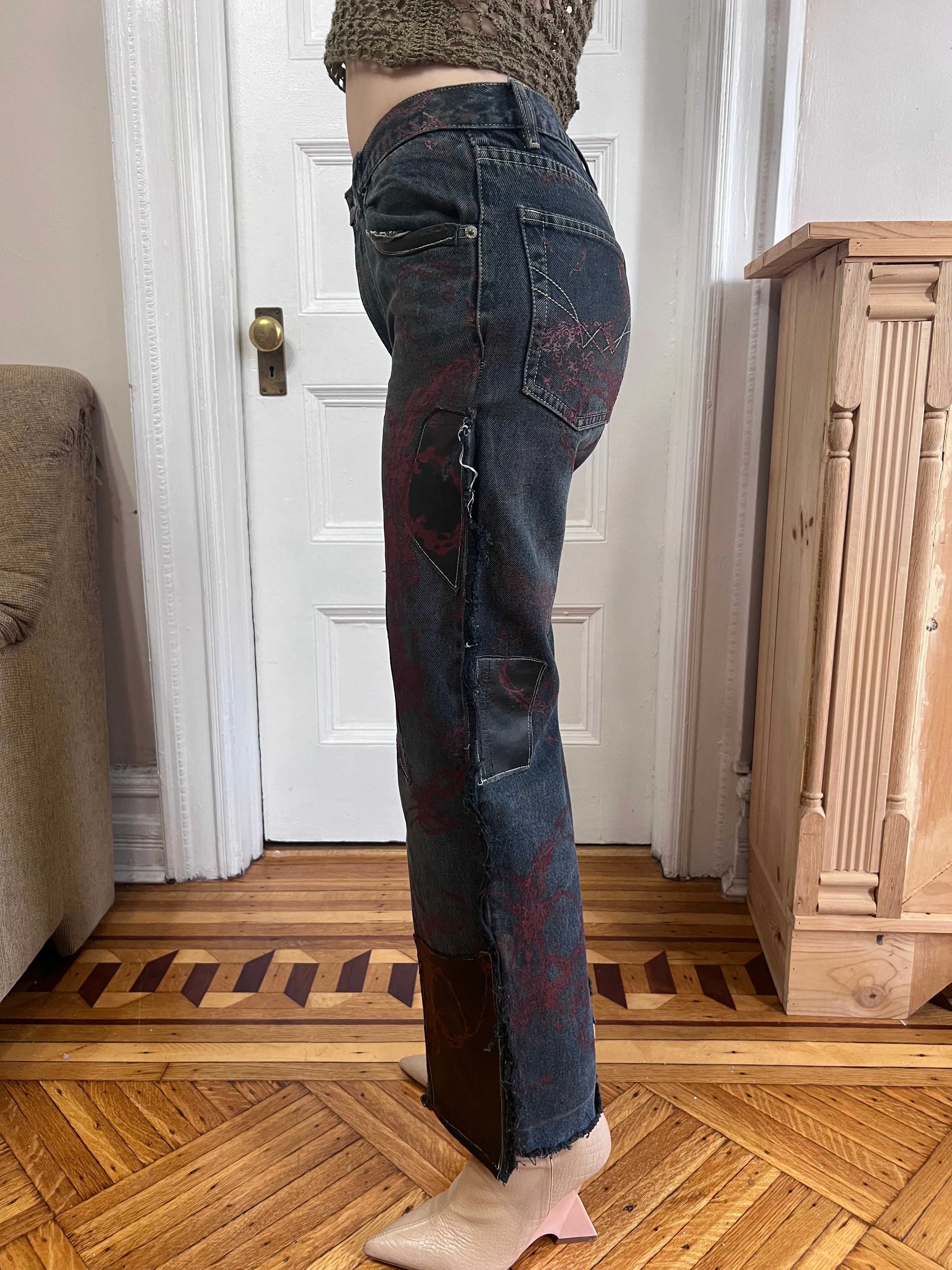 DIRTY JEANS