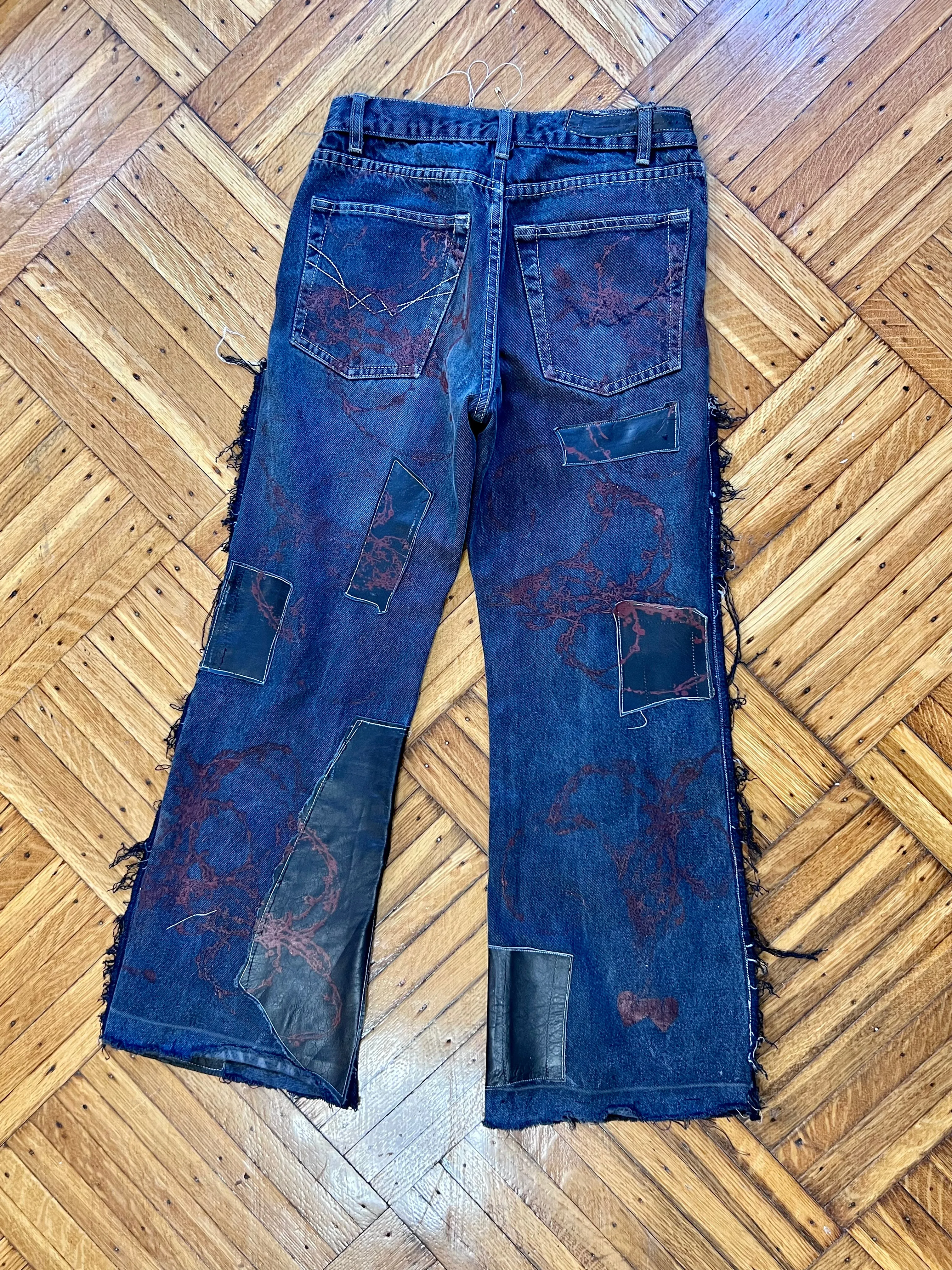 DIRTY JEANS