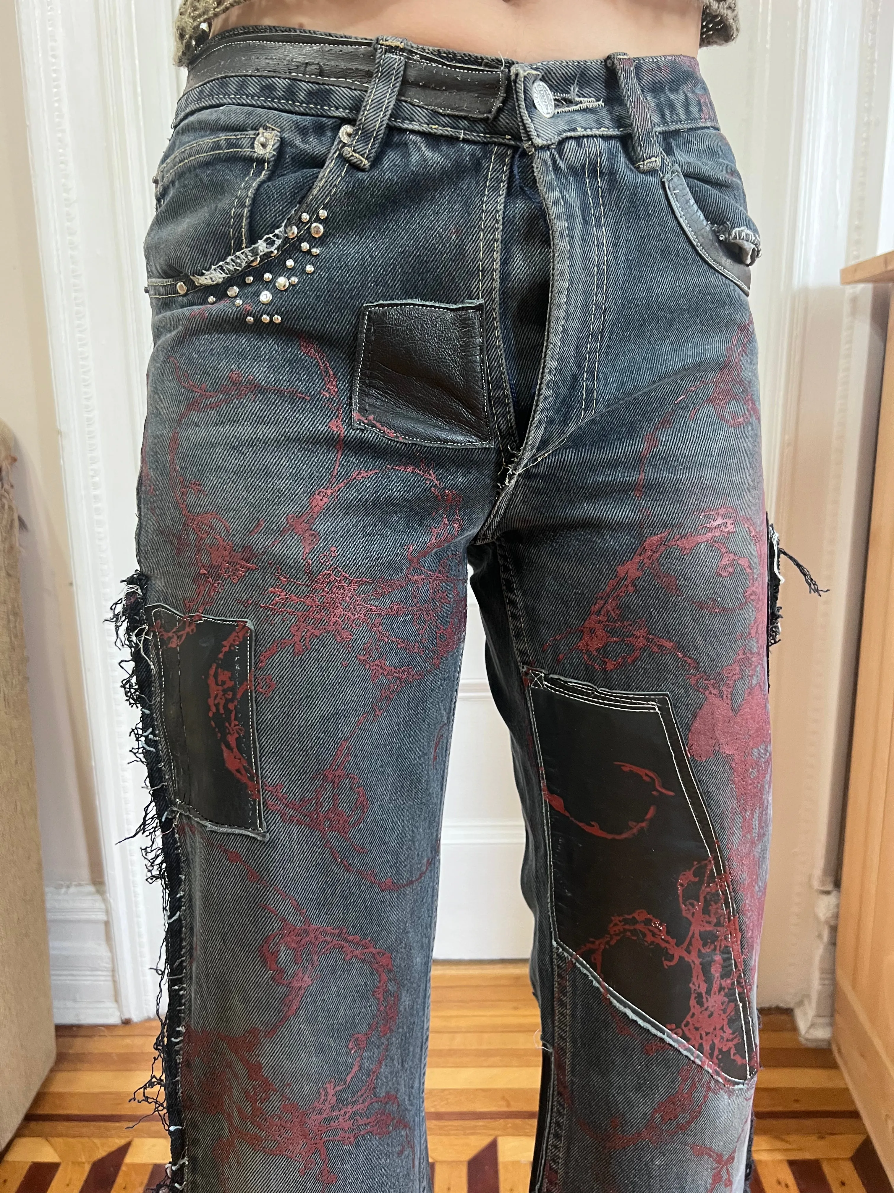 DIRTY JEANS