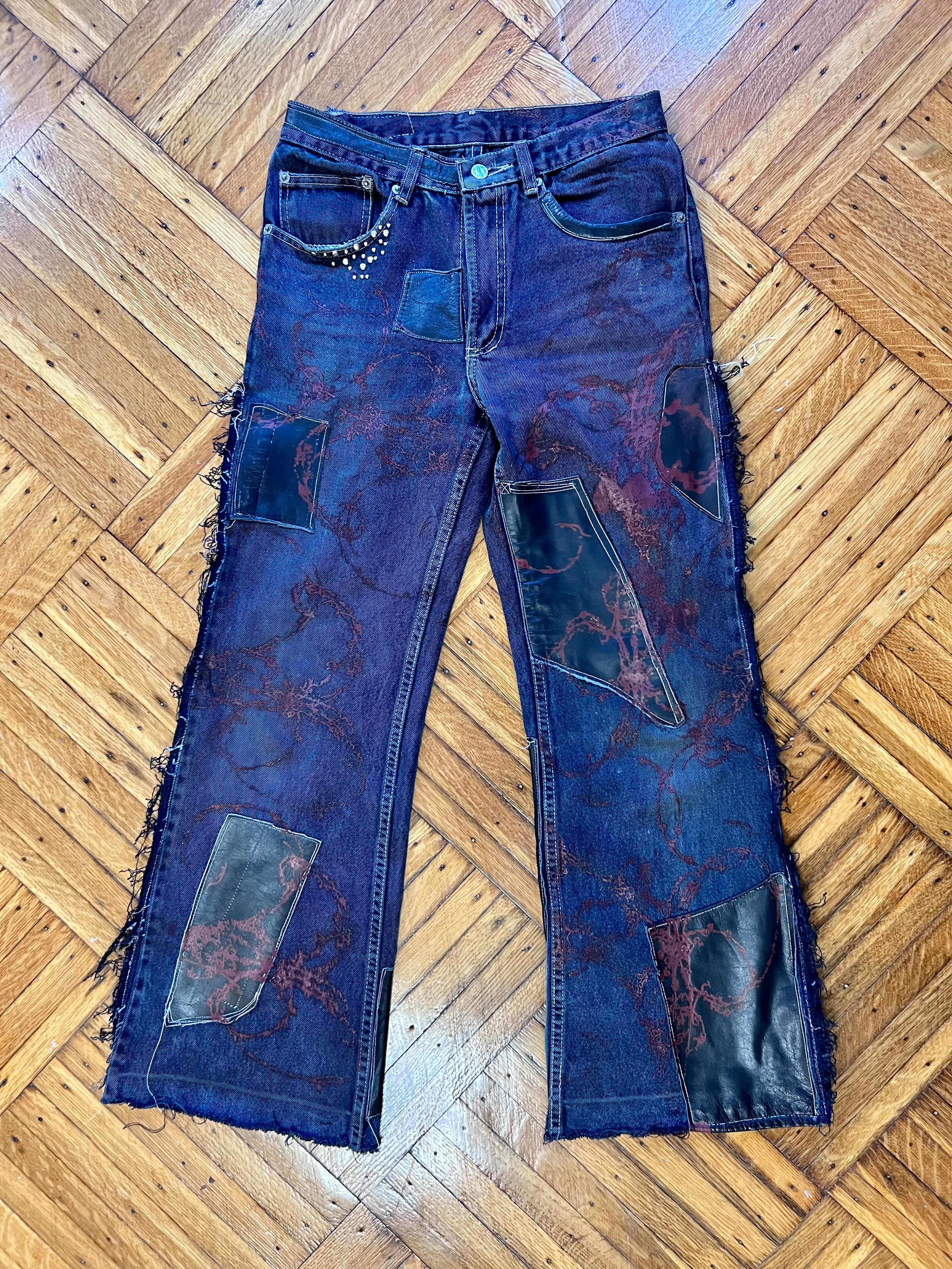 DIRTY JEANS