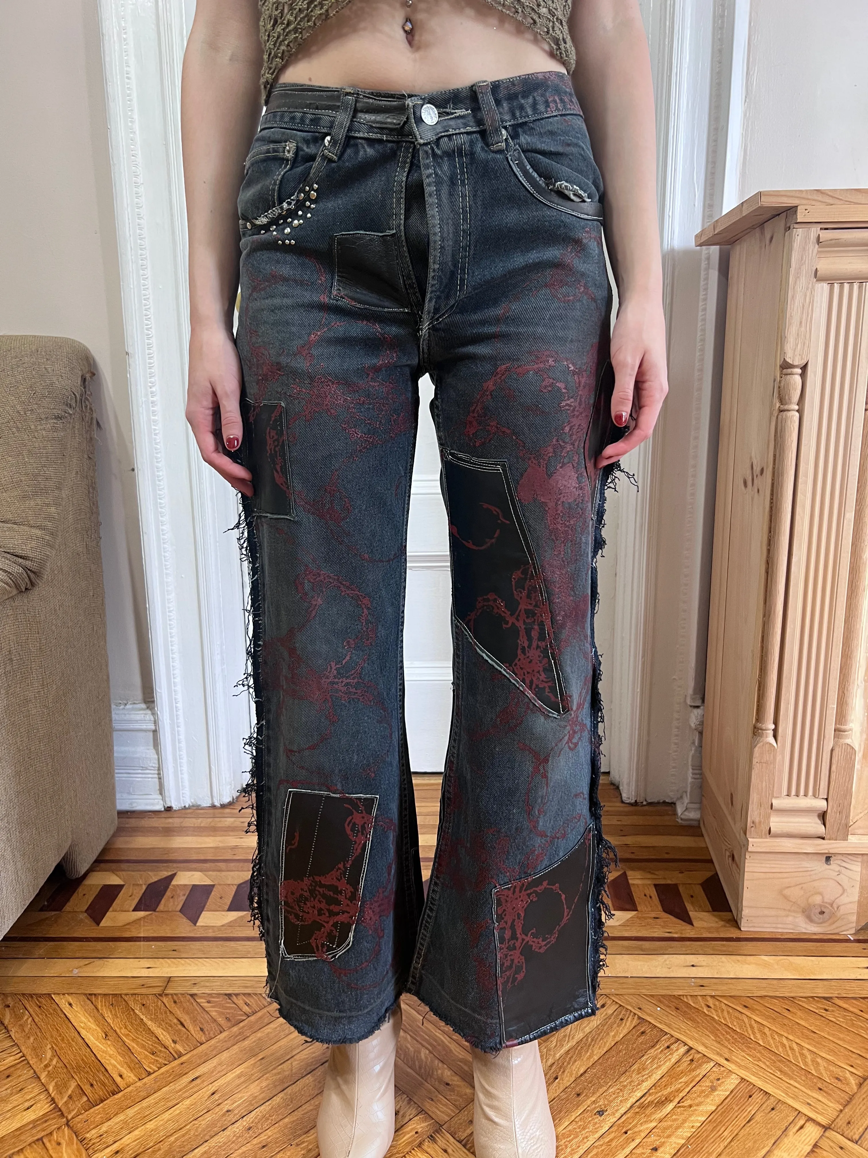 DIRTY JEANS