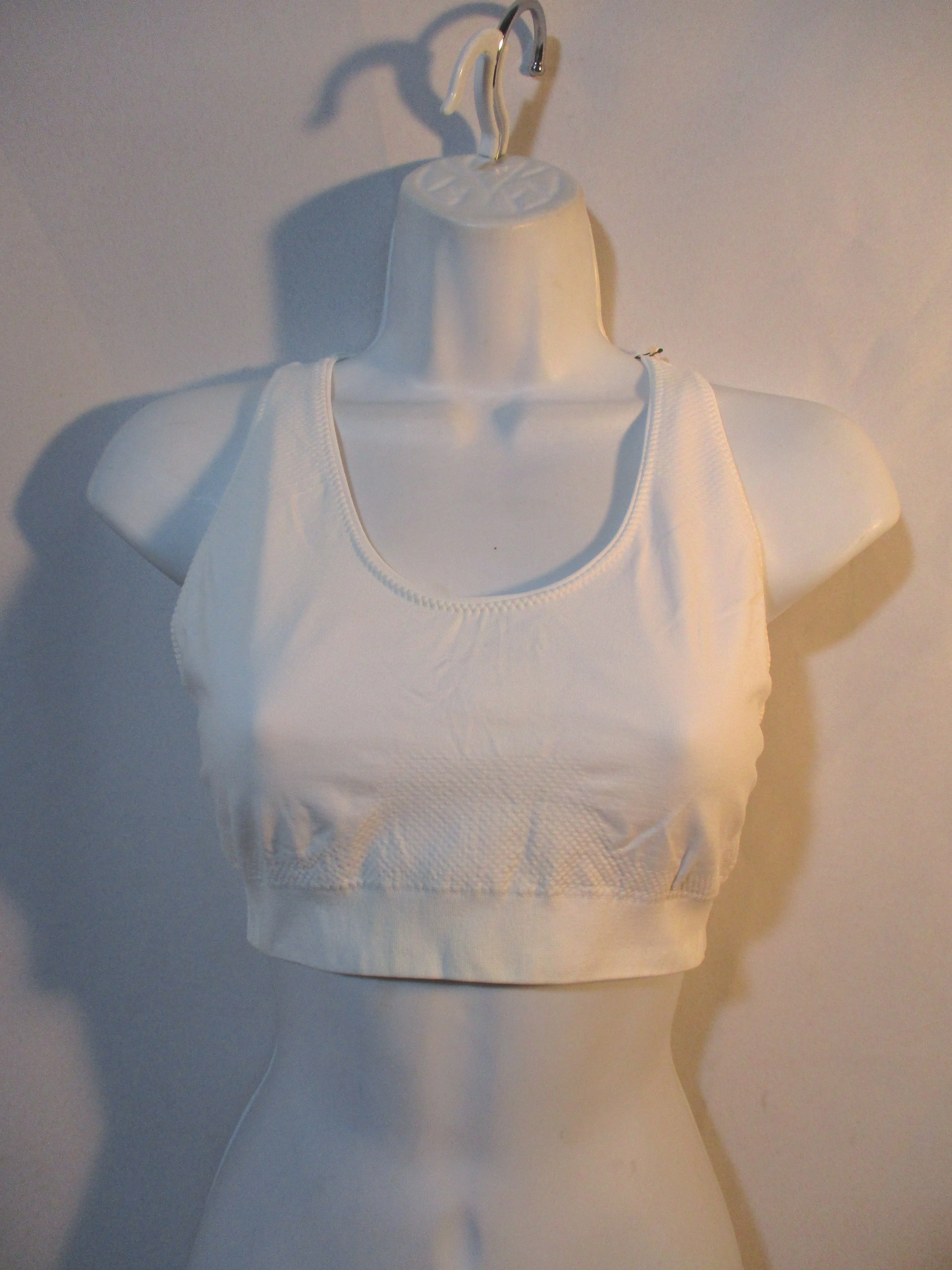 NEW NWT LUCAS HUGH LONDON TECHNICAL KNIT Sports Bra Athletic Workout WHITE